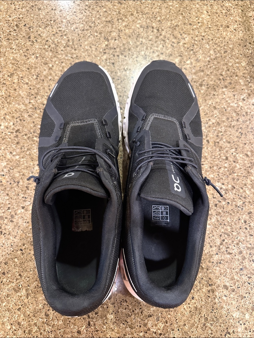 On Cloud 6 Men's Black Athletic Shoes with White Midsole size 13 LIKE NEW